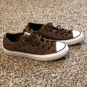 Stud converses